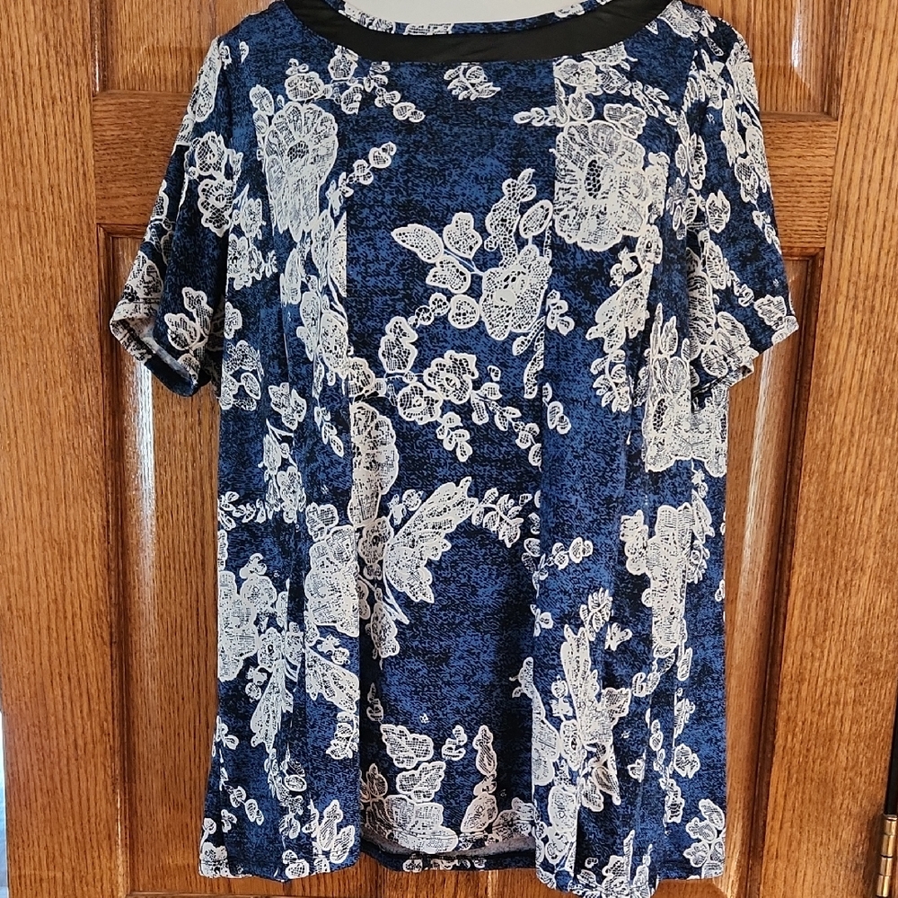 Avenue Blue and White Lace Print Blouse